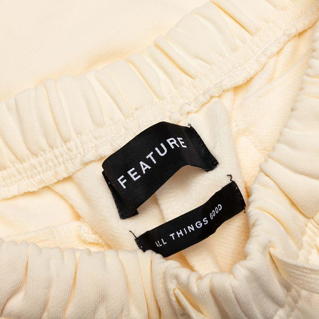 Academy Short - Cannoli Cream/Gold Flame
